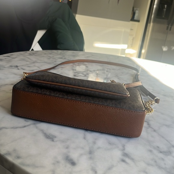 MICHAEL KORS Jet Set Large Logo Crossbody Bag & Wristlet Set in Brown w/ MK Logo - Picture 8 of 16